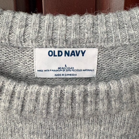 Old Navy Cropped Crew Neck Big Heart Sweater - Picture 3 of 5
